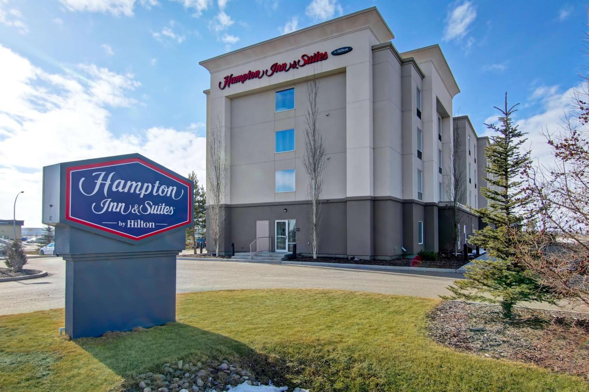 Hampton Inn & Suites Red Deer Penhold Экстерьер фото